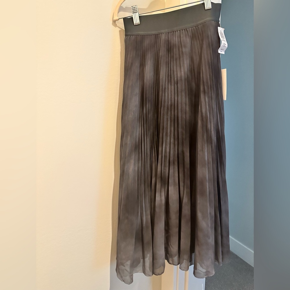 Aritzia NWT Wilfred Charcoal Twirl Skirt - Picture 8 of 8
